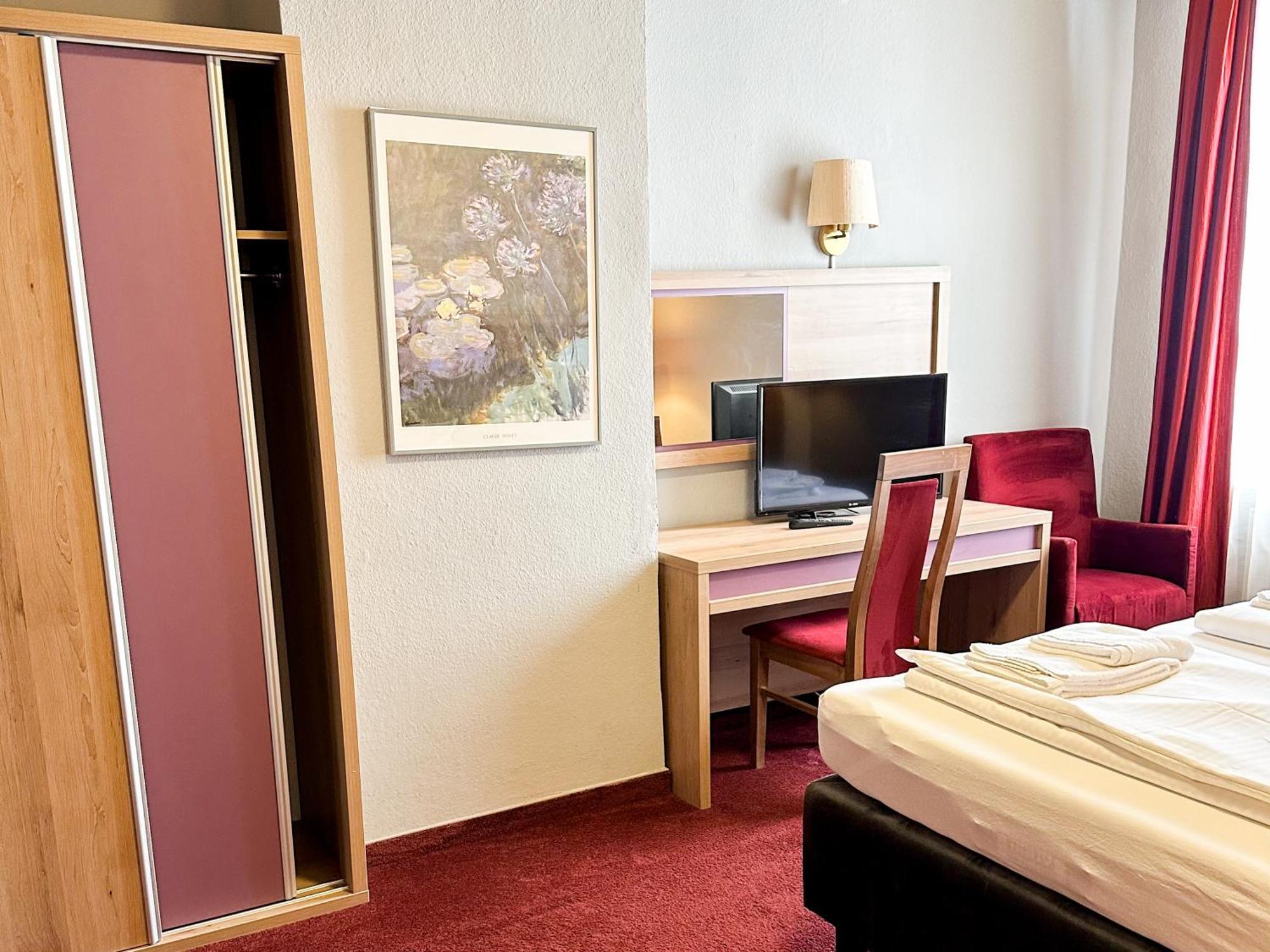 Hotel Fraenkischer Hof Кітцінґен Екстер'єр фото